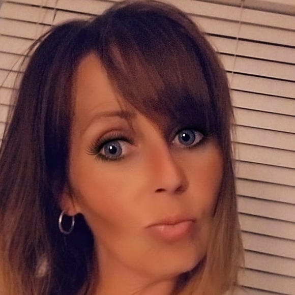 Meet your Posher, Eliza - Picture 1 of 1